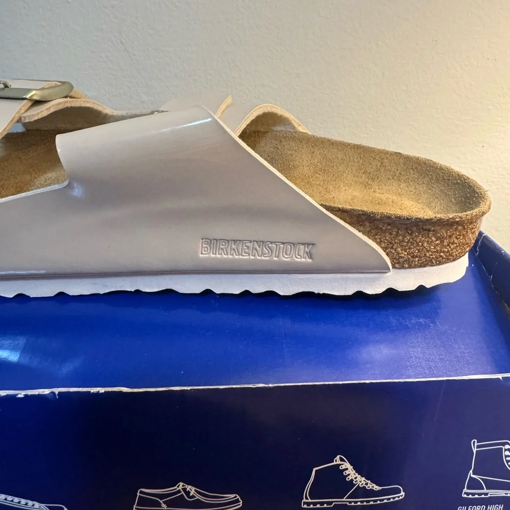 Birkenstock Arizona High Shine in Sand - Picture 2 of 11